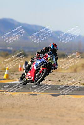 media/Dec-17-2023-CVMA (Sun) [[bf0c04832d]]/Race 2 Amateur Supersport Open/